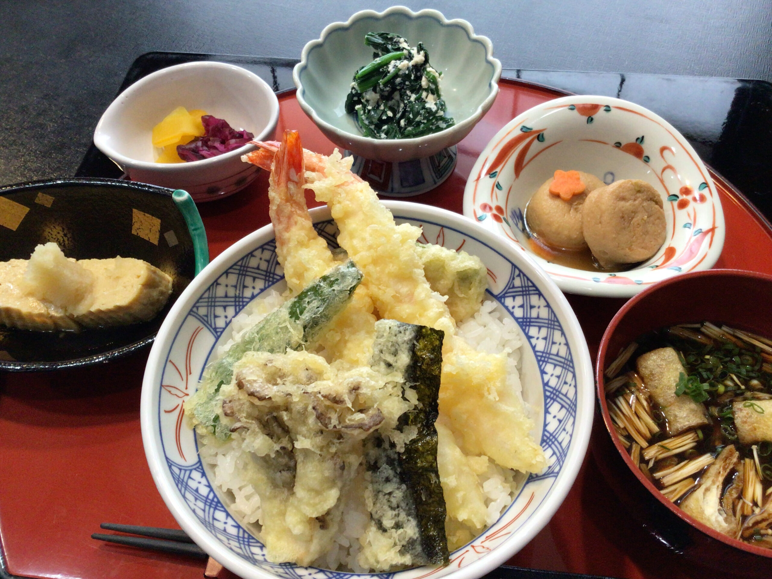 天丼ランチ １,155円（税込）