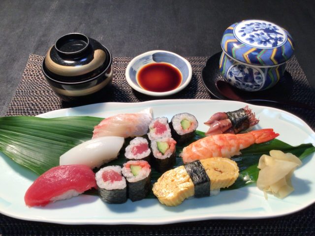 中寿司御膳　2,300円（税込）