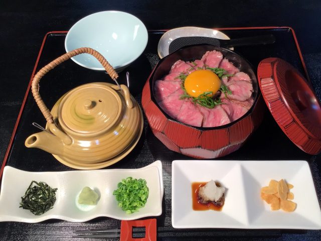 牛ひつまぶし　3,300円（税込）